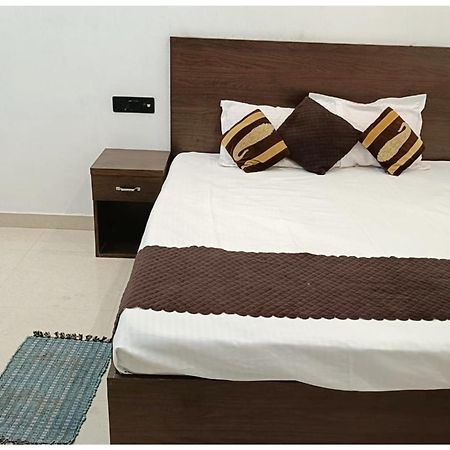 Hotel Aparna Grand Near Ram Janam Bhoomi And Temple - Fully Air Conditioned - Free Wifi Available - Best Budget Hotel In Ayodhya Luaran gambar