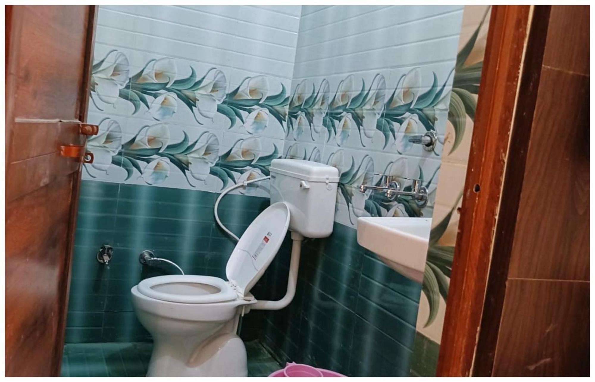 Hotel Aparna Grand Near Ram Janam Bhoomi And Temple - Fully Air Conditioned - Free Wifi Available - Best Budget Hotel In Ayodhya Luaran gambar