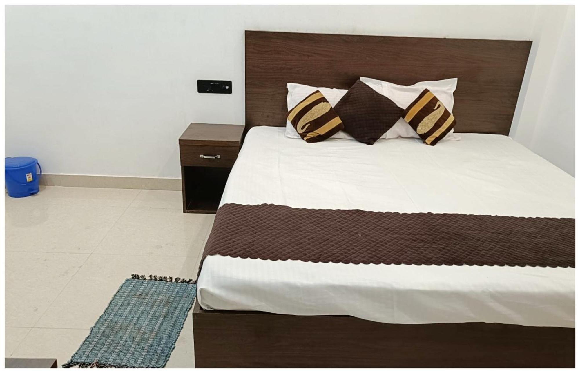 Hotel Aparna Grand Near Ram Janam Bhoomi And Temple - Fully Air Conditioned - Free Wifi Available - Best Budget Hotel In Ayodhya Luaran gambar